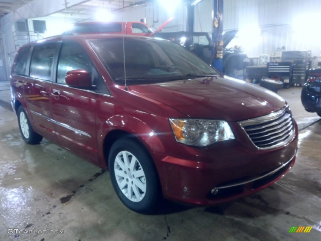 Deep Cherry Red Crystal Pearl Chrysler Town & Country