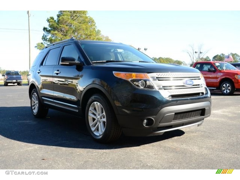 2014 Explorer XLT - Dark Side / Medium Light Stone photo #3