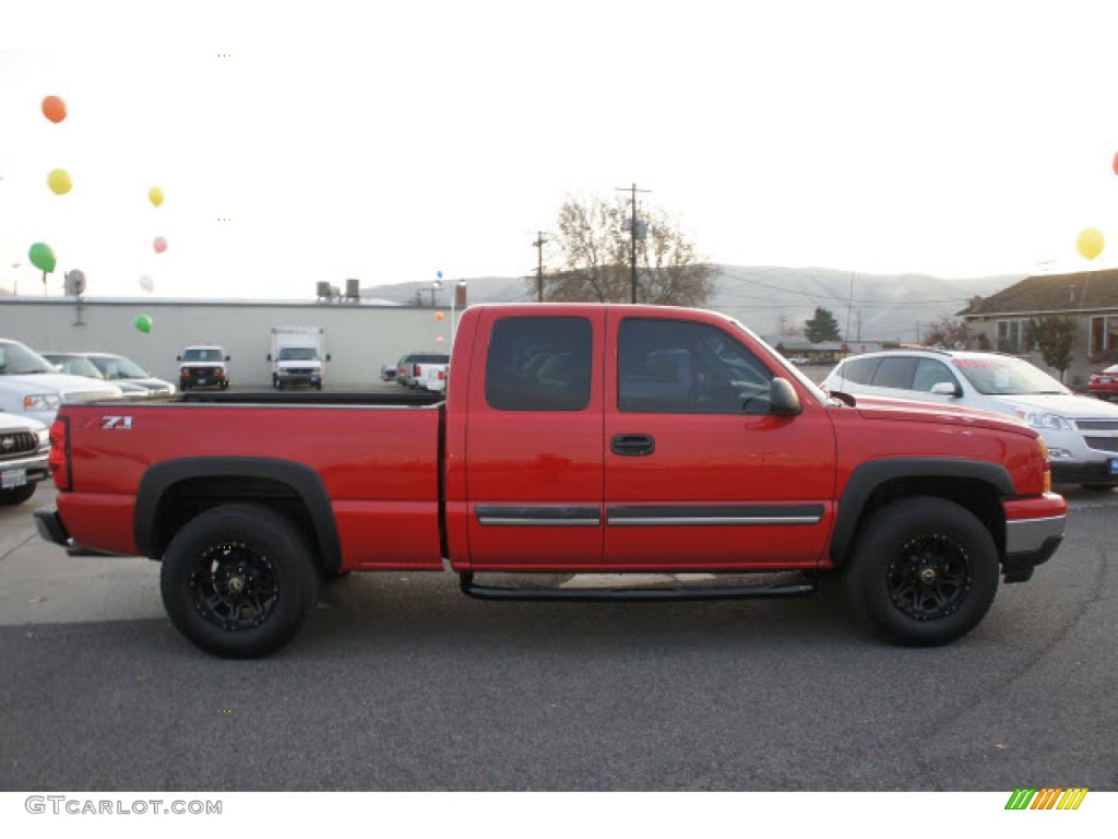 2007 Silverado 1500 Classic LS Extended Cab 4x4 - Victory Red / Dark Charcoal photo #4