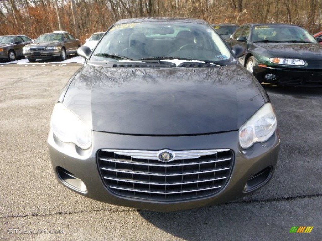 2005 Sebring Sedan - Graphite Metallic / Dark Slate Gray photo #6