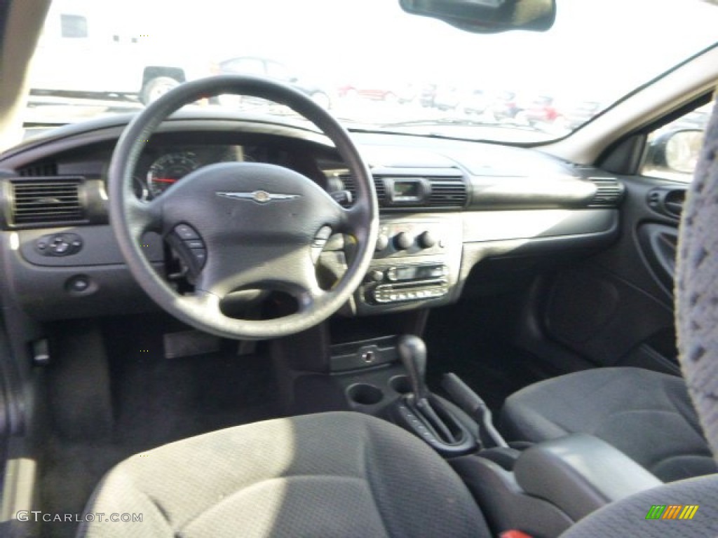 2005 Sebring Sedan - Graphite Metallic / Dark Slate Gray photo #10