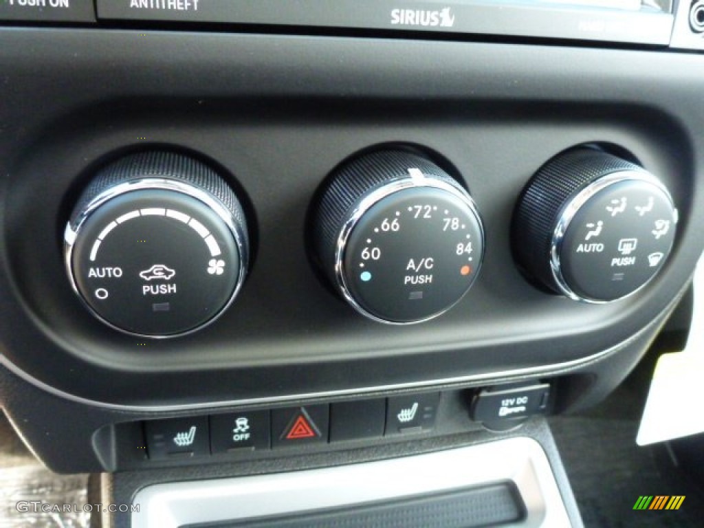 2014 Jeep Compass Limited 4x4 Controls Photo #88795976