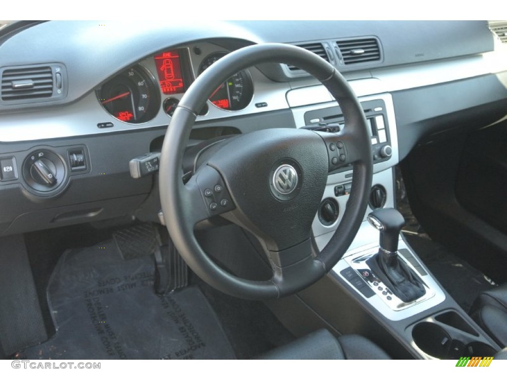 2008 Passat Komfort Wagon - Reflex Silver / Black photo #25