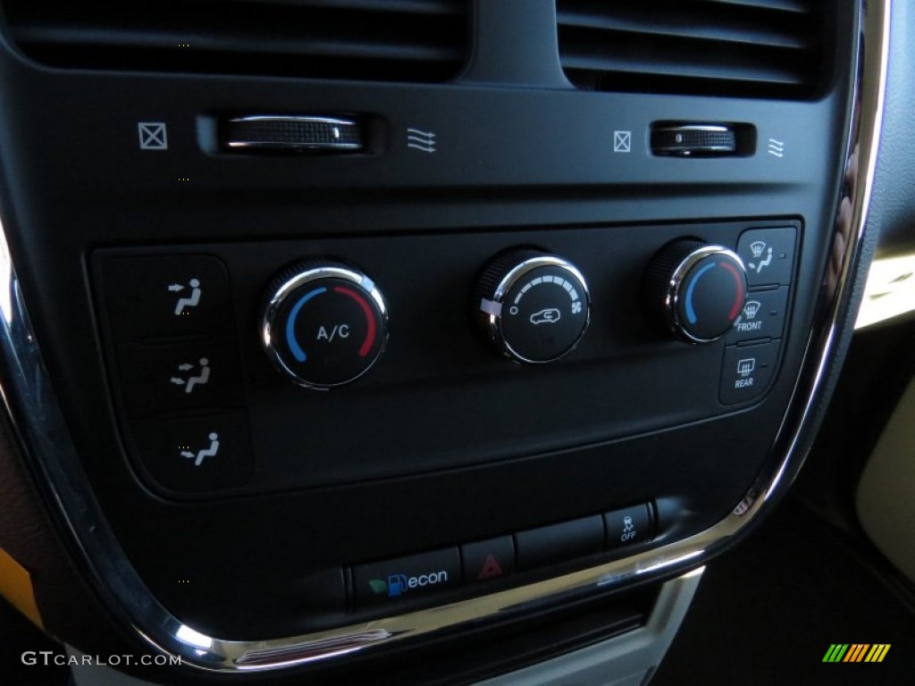 2014 Grand Caravan American Value Package - True Blue Pearl / Black/Light Graystone photo #17