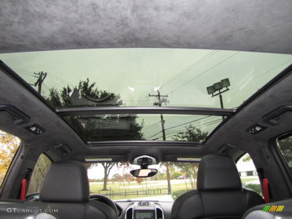 2013 Porsche Cayenne GTS Sunroof Photo #88807937