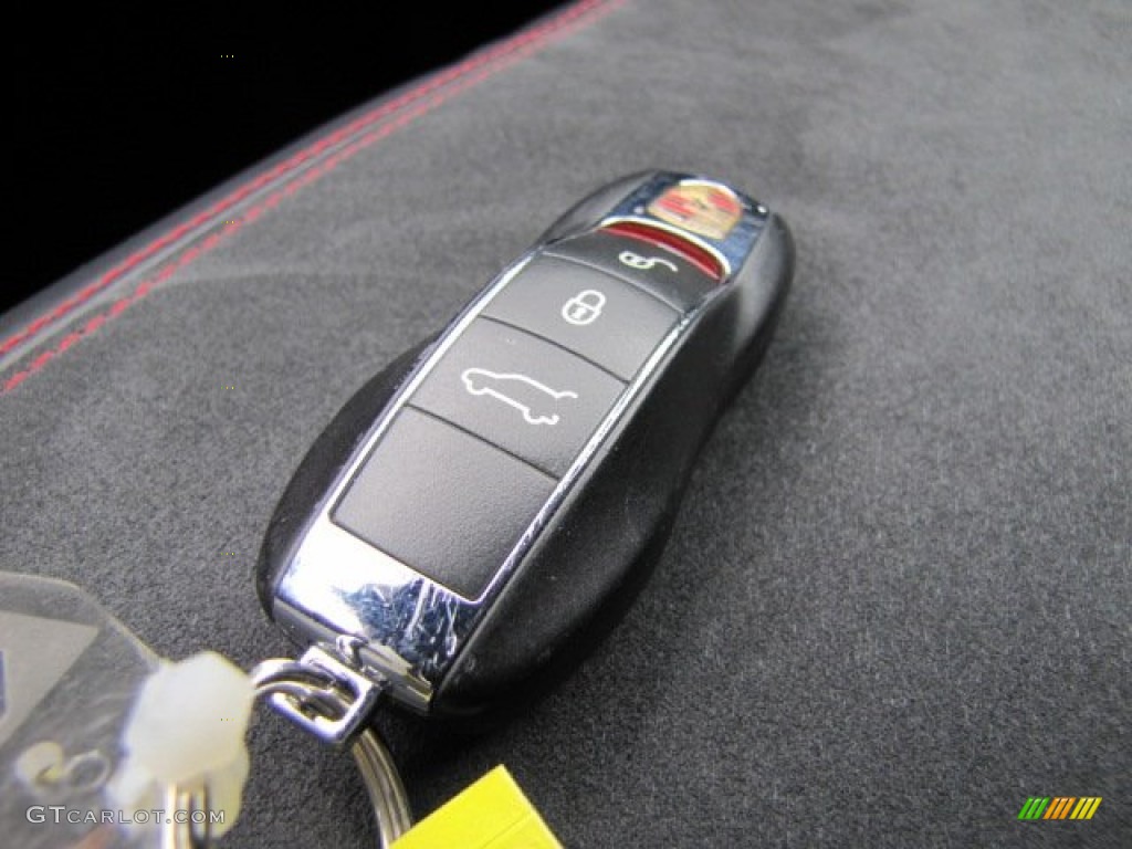 2013 Porsche Cayenne GTS Keys Photos