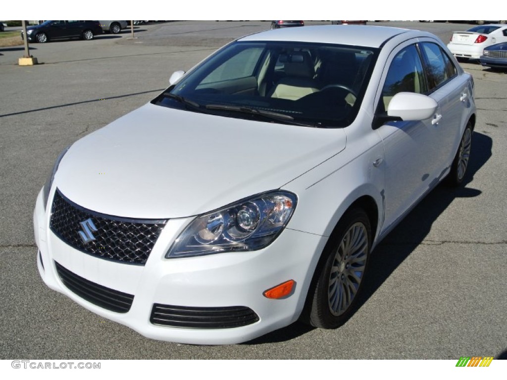 2012 Kizashi SE - White Water Pearl / Beige photo #1