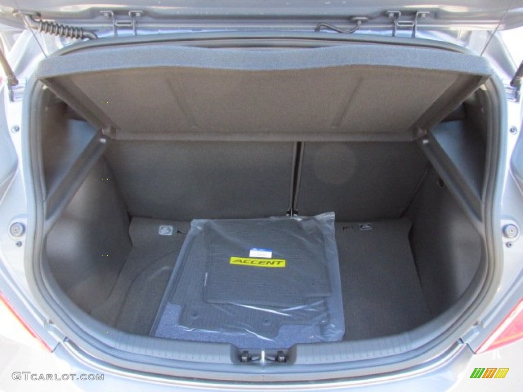 2014 Hyundai Accent GS 5 Door Trunk Photos