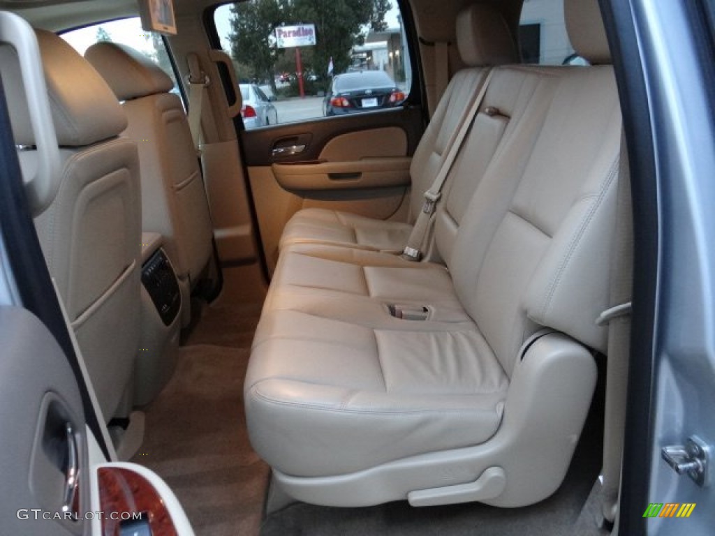 2013 Suburban LT - Silver Ice Metallic / Light Cashmere/Dark Cashmere photo #27