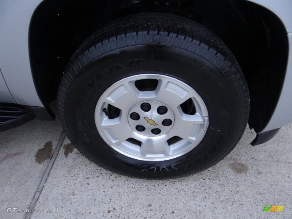 2013 Suburban LT - Silver Ice Metallic / Light Cashmere/Dark Cashmere photo #40