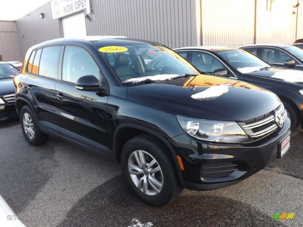 2012 Tiguan LE - Deep Black Metallic / Black photo #2