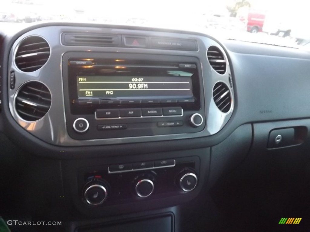 2012 Tiguan LE - Deep Black Metallic / Black photo #8