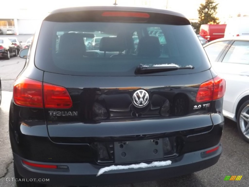 2012 Tiguan LE - Deep Black Metallic / Black photo #9