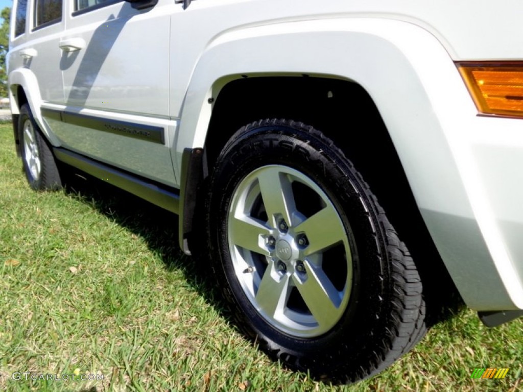 2007 Jeep Commander Sport 4x4 Wheel Photos