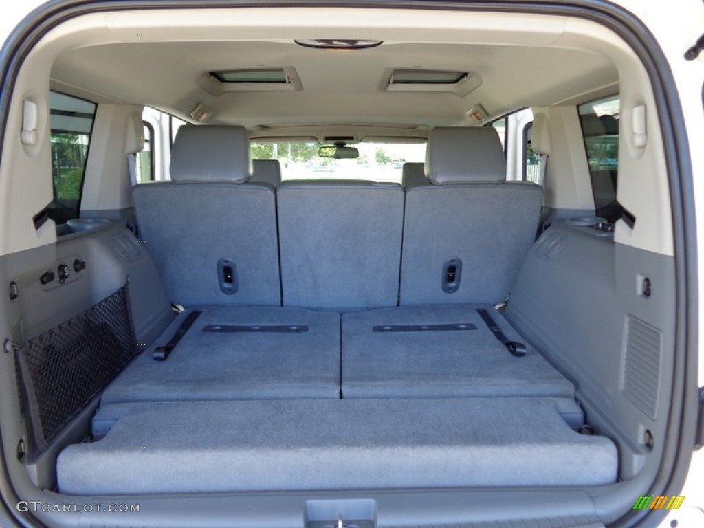 2007 Jeep Commander Sport 4x4 Trunk Photo #88824139