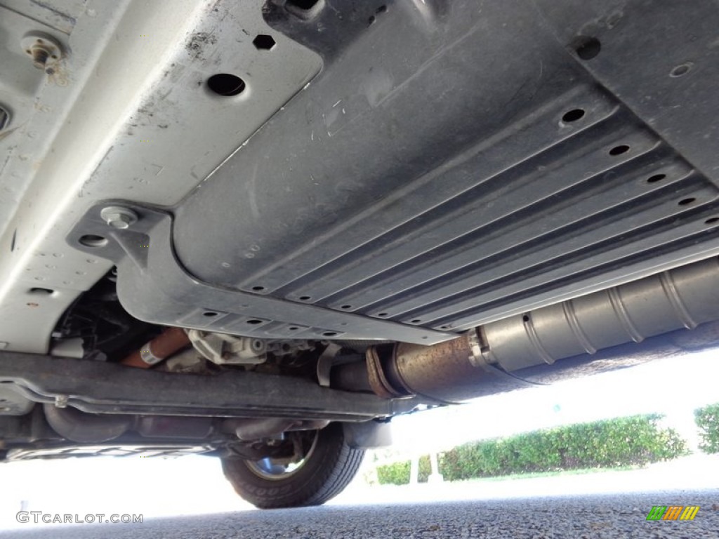 2007 Jeep Commander Sport 4x4 Undercarriage Photo #88824955