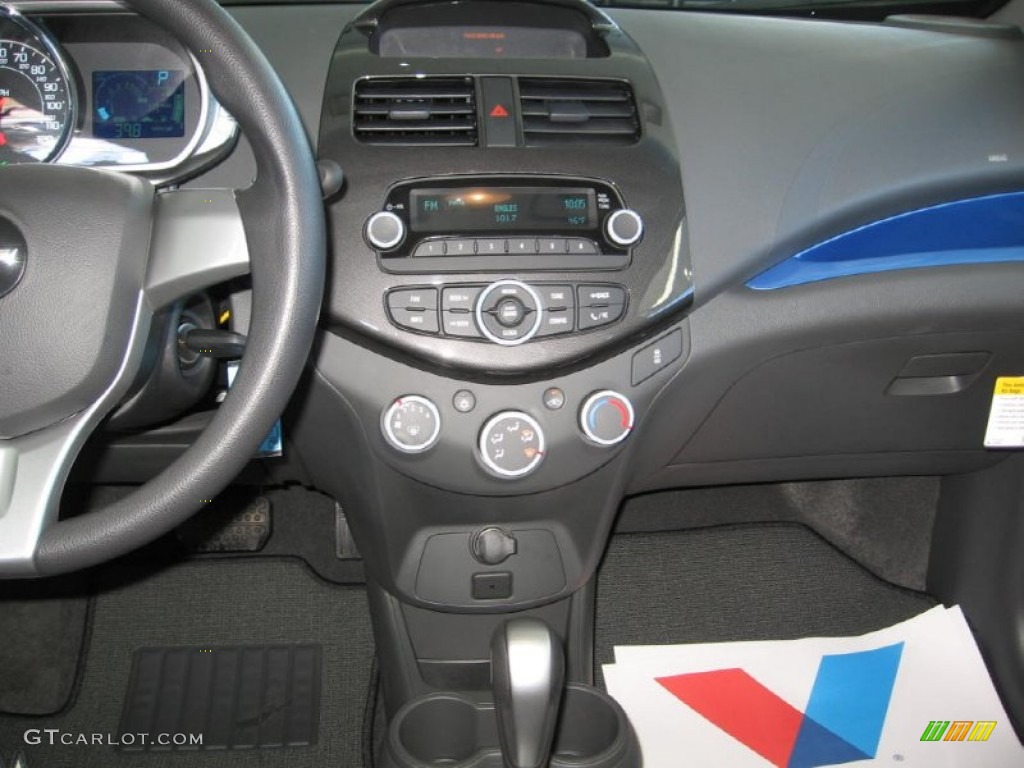 2014 Chevrolet Spark LS Controls Photo #88827538