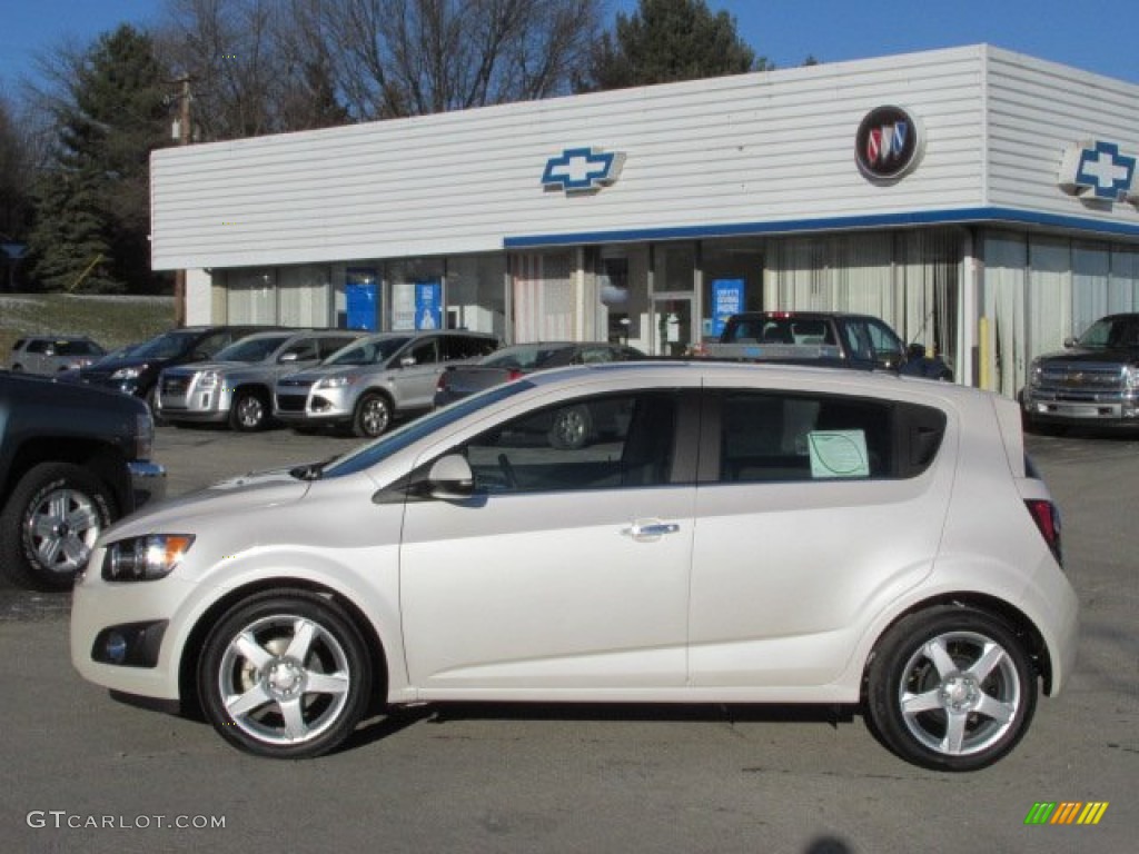 White Diamond Tricoat 2014 Chevrolet Sonic LTZ Hatchback Exterior Photo #88829557