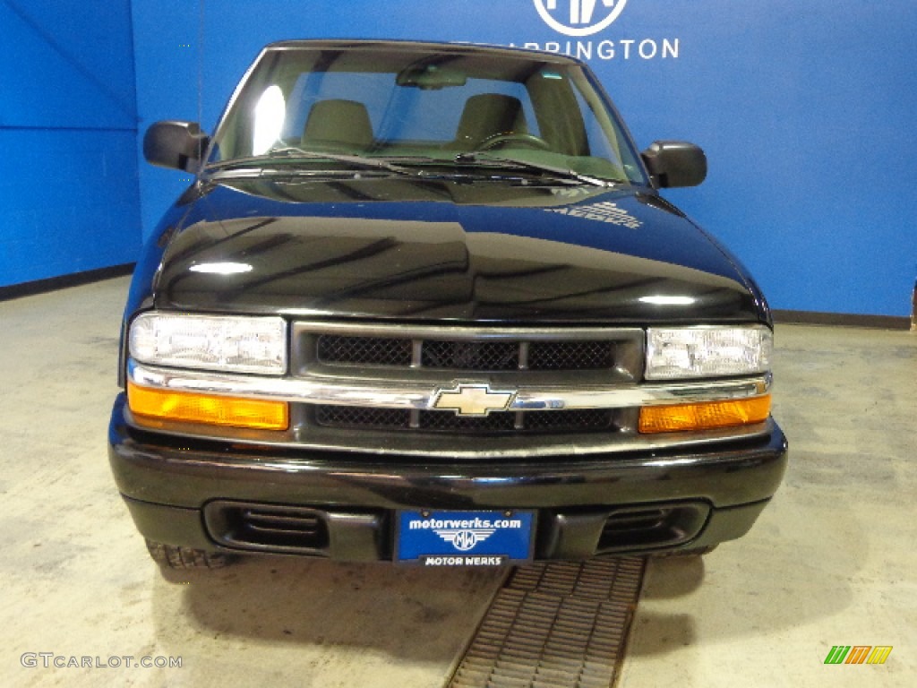 2001 S10 LS Extended Cab - Onyx Black / Graphite photo #3
