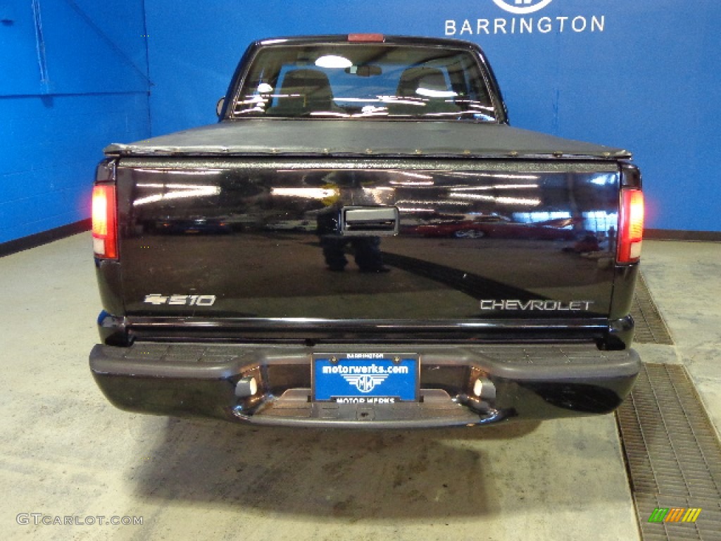 2001 S10 LS Extended Cab - Onyx Black / Graphite photo #7
