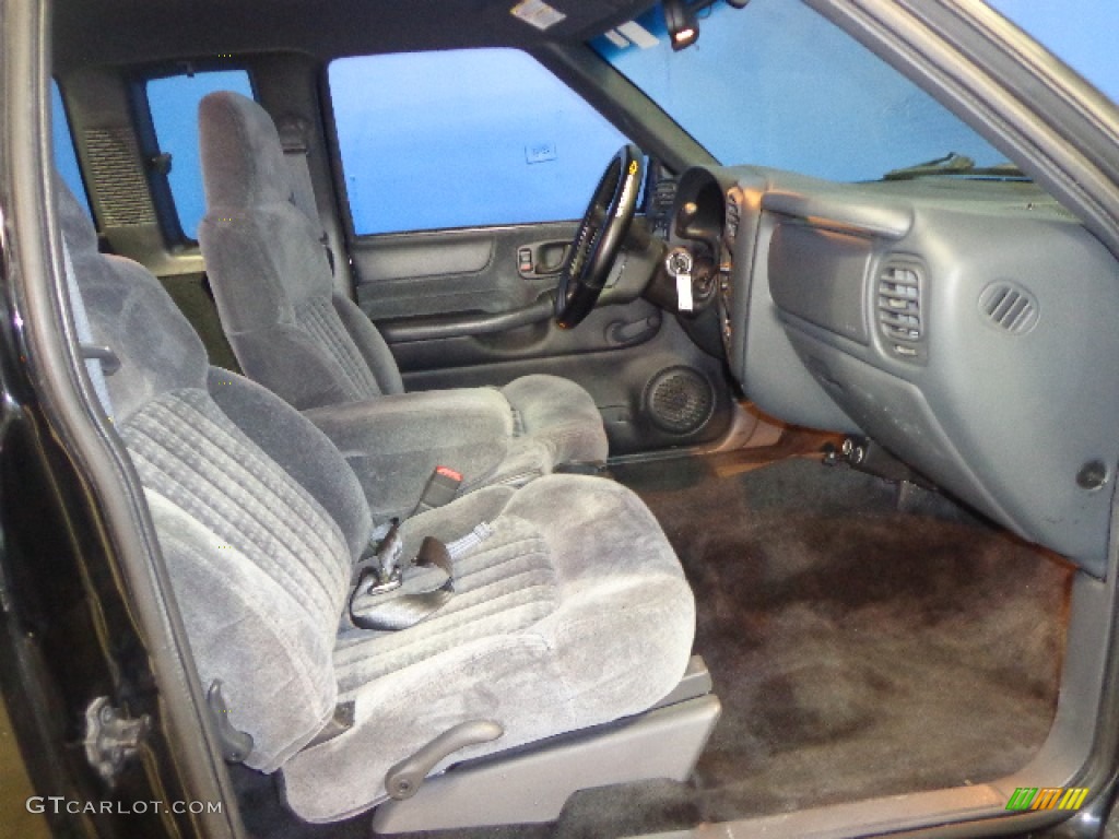 2001 S10 LS Extended Cab - Onyx Black / Graphite photo #26