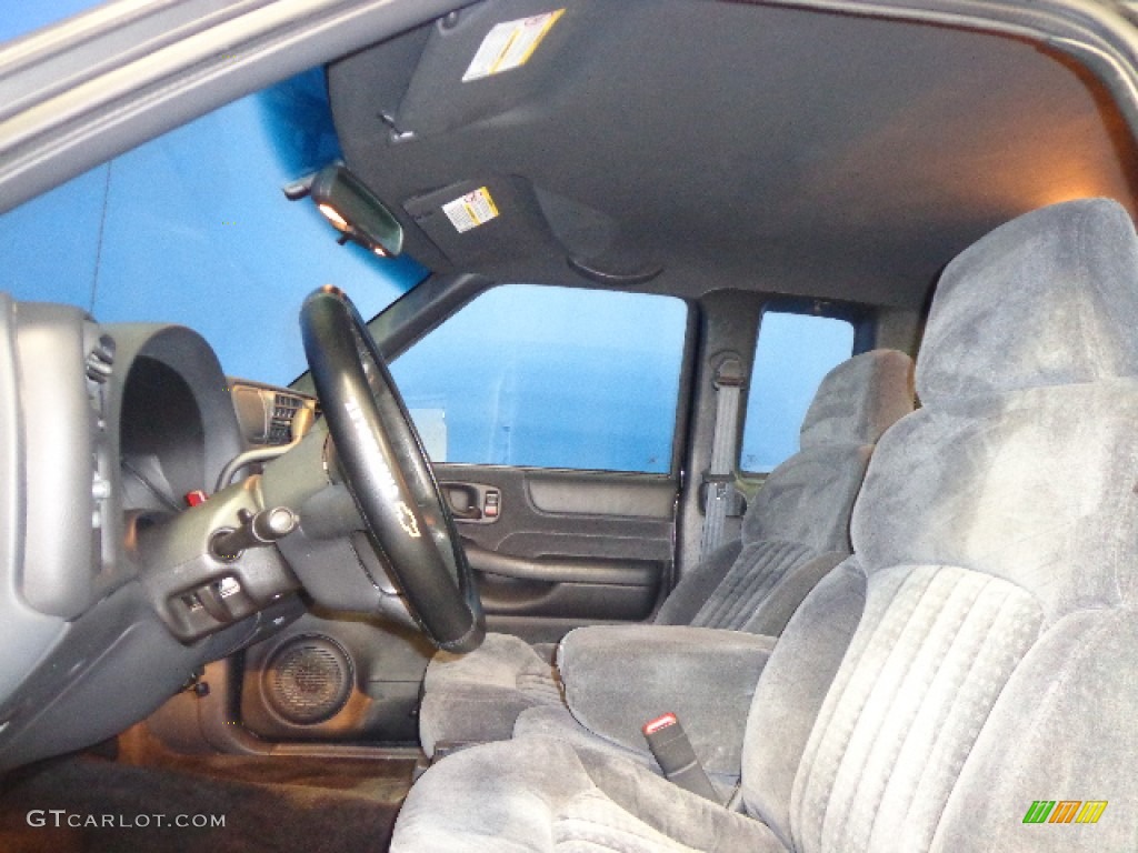 2001 S10 LS Extended Cab - Onyx Black / Graphite photo #28