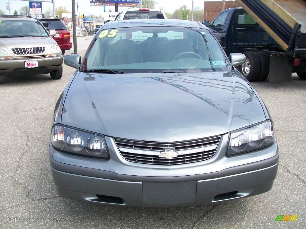 2005 Impala  - Medium Gray Metallic / Medium Gray photo #9