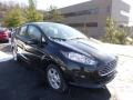 Front 3/4 View of 2014 Fiesta SE Sedan