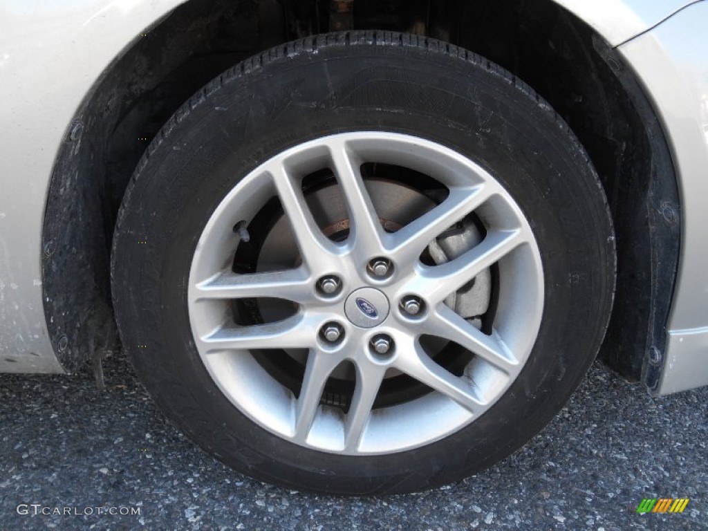 2010 Fusion S - Brilliant Silver Metallic / Medium Light Stone photo #3