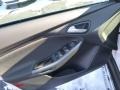White Platinum - Focus Titanium Hatchback Photo No. 11