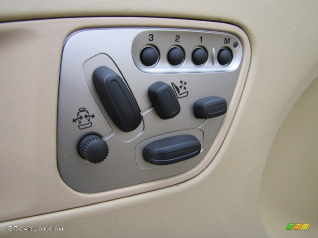 2007 Jaguar XK XK8 Convertible Controls Photo #88841917