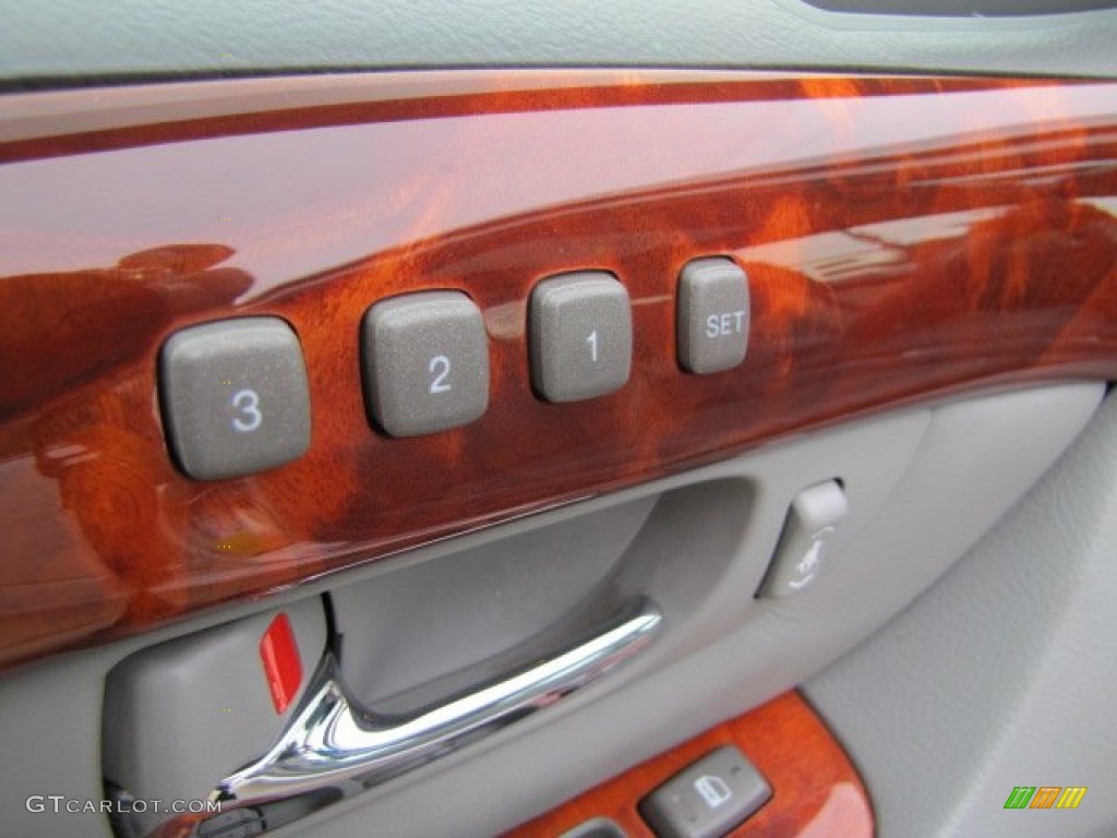 2004 Lexus LS 430 Controls Photo #88843102