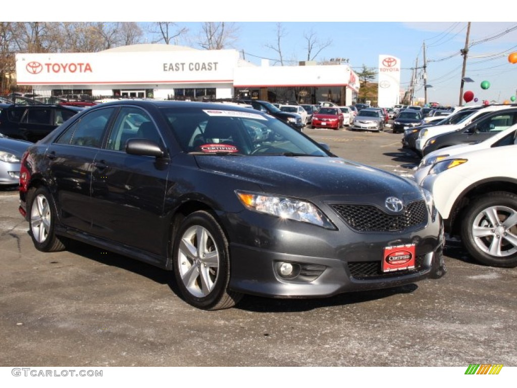 2011 Magnetic Gray Metallic Toyota Camry Se #88818250 Photo #2 