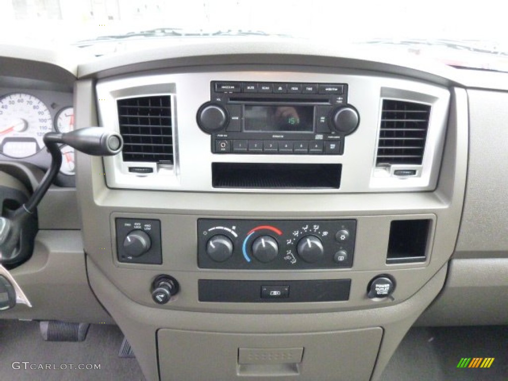 2008 Ram 1500 SLT Quad Cab 4x4 - Light Khaki Metallic / Khaki photo #16