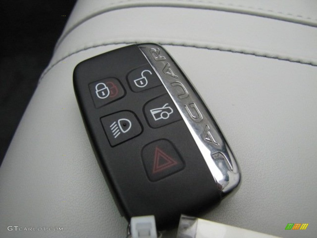 2014 Jaguar F-TYPE V8 S Keys Photo #88845115