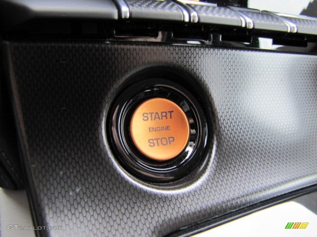2014 Jaguar F-TYPE V8 S Controls Photo #88845154