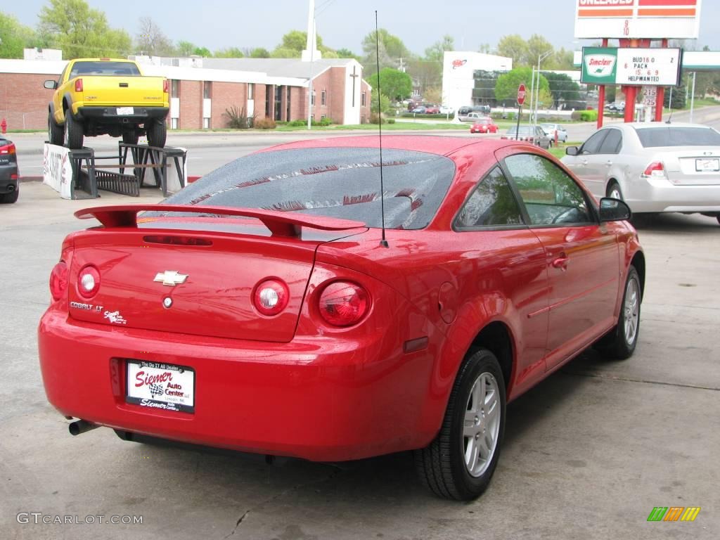 2007 Cobalt LT Coupe - Victory Red / Gray photo #10
