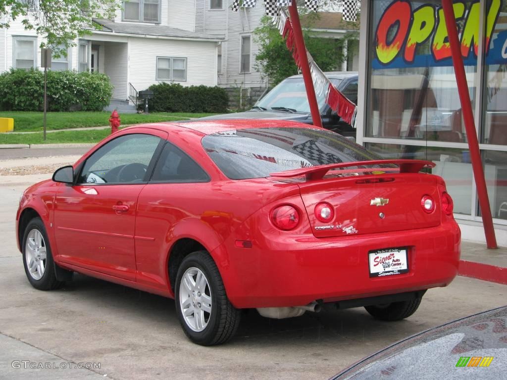 2007 Cobalt LT Coupe - Victory Red / Gray photo #11