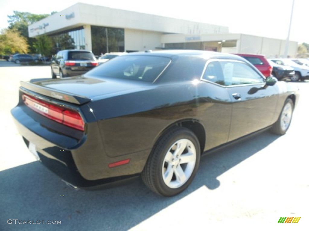 2011 Challenger R/T - Black / Dark Slate Gray photo #8