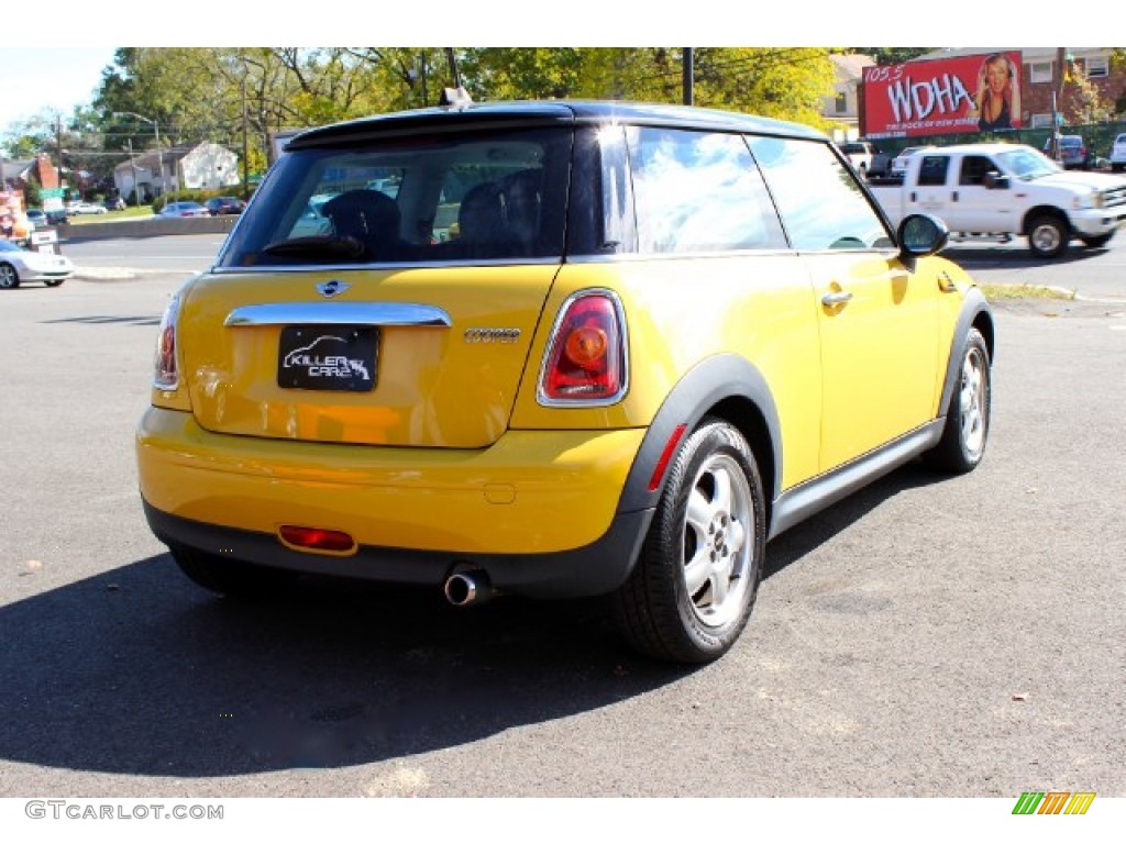 2007 Cooper Hardtop - Mellow Yellow / Carbon Black/Carbon Black photo #7