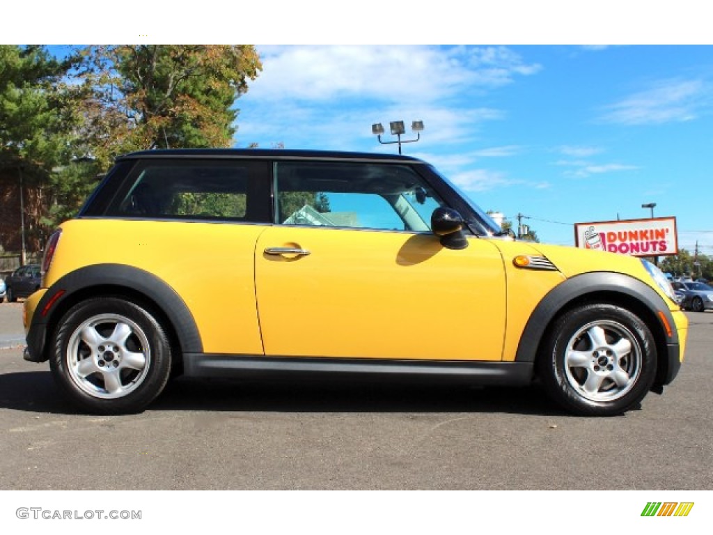 2007 Cooper Hardtop - Mellow Yellow / Carbon Black/Carbon Black photo #10