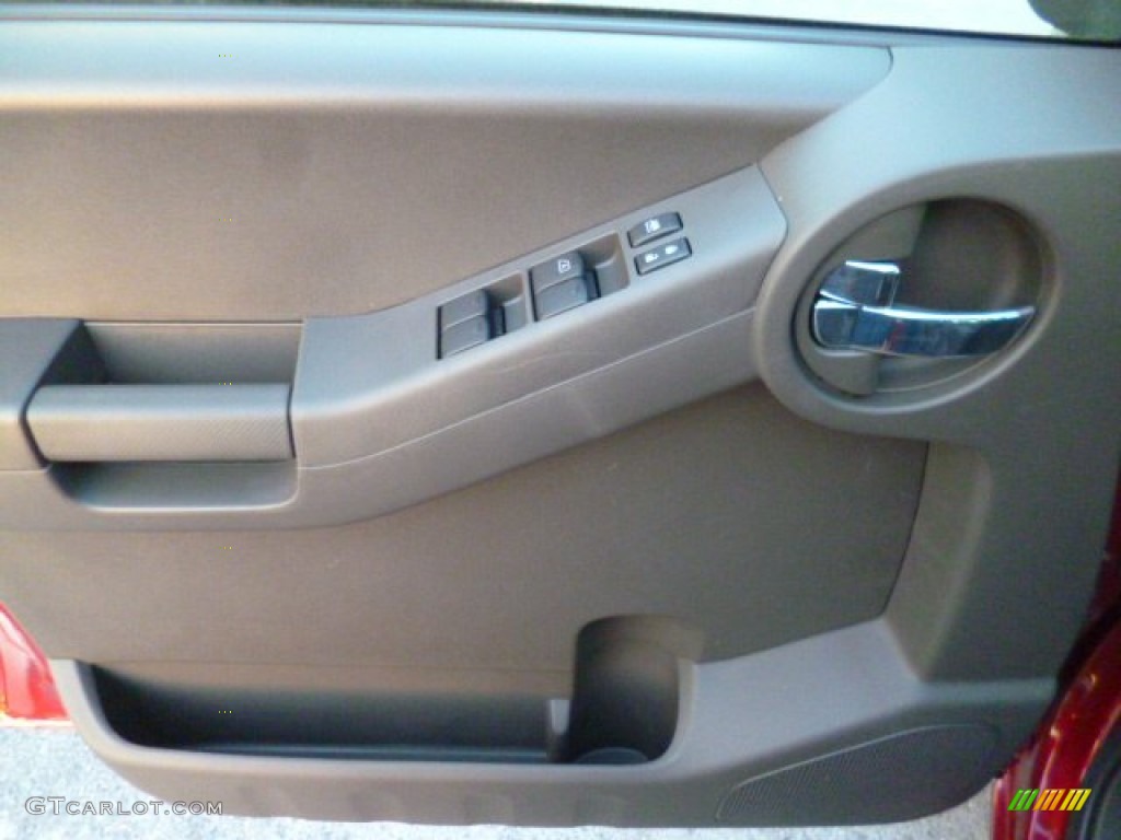 2014 Xterra PRO-4X 4x4 - Cayenne Red / PRO-4X Gray/Steel Cloth photo #17