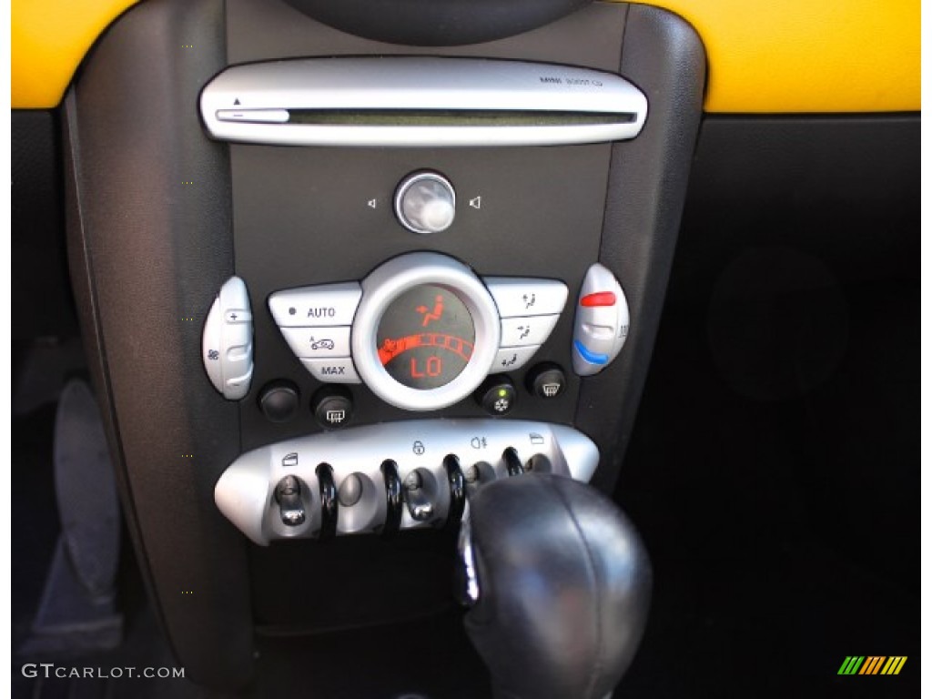 2007 Cooper Hardtop - Mellow Yellow / Carbon Black/Carbon Black photo #17