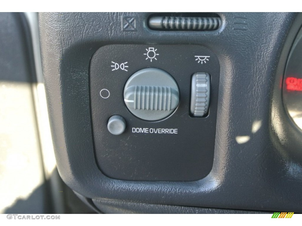 2000 S10 LS Regular Cab - Light Pewter Metallic / Graphite photo #11