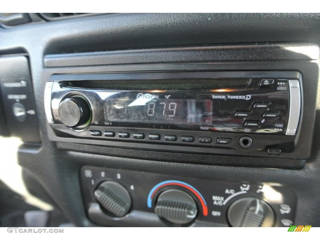 2000 S10 LS Regular Cab - Light Pewter Metallic / Graphite photo #14