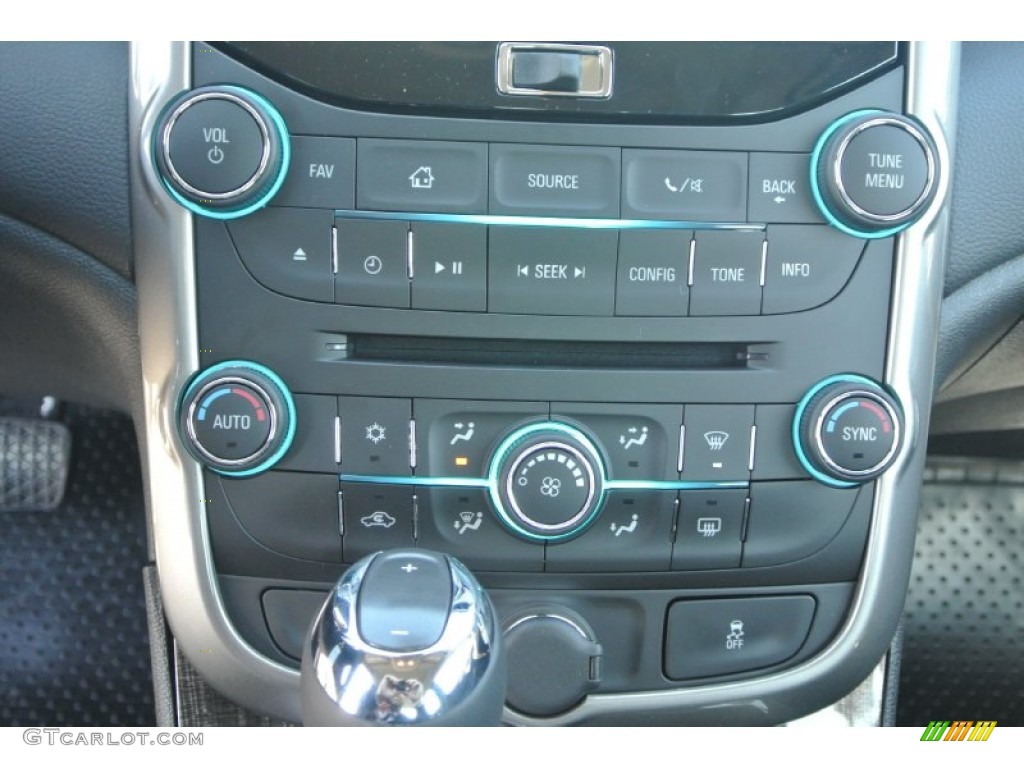 2014 Chevrolet Malibu LT Controls Photo #88855702