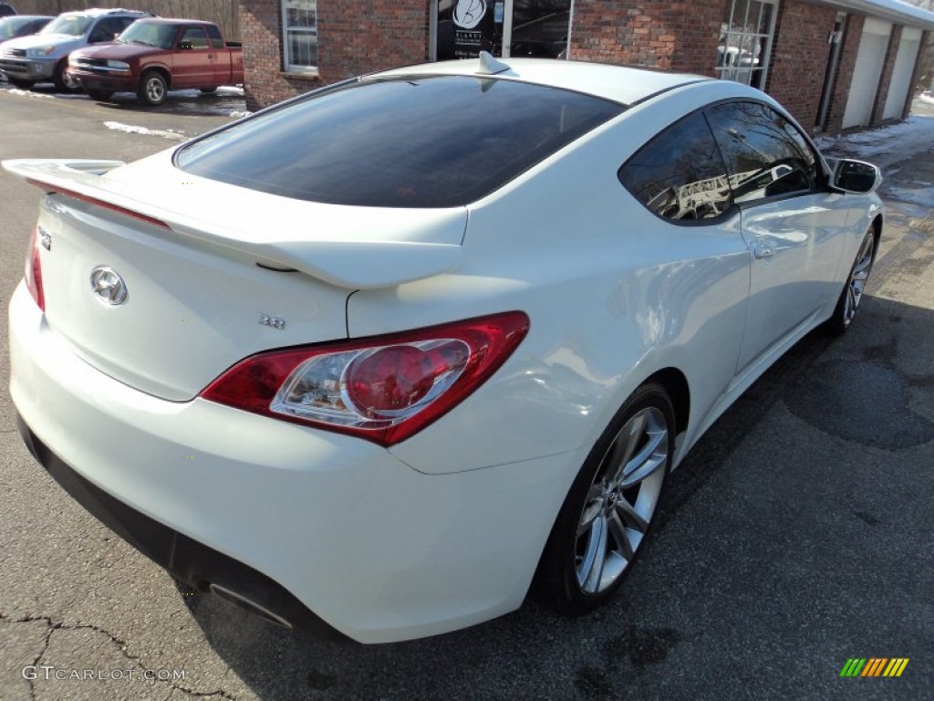 2012 Genesis Coupe 3.8 Track - Karussell White / Black Leather photo #2