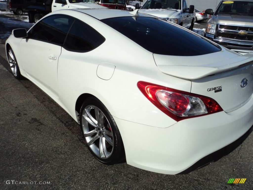 2012 Genesis Coupe 3.8 Track - Karussell White / Black Leather photo #3