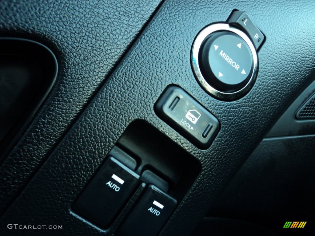 2012 Genesis Coupe 3.8 Track - Karussell White / Black Leather photo #7
