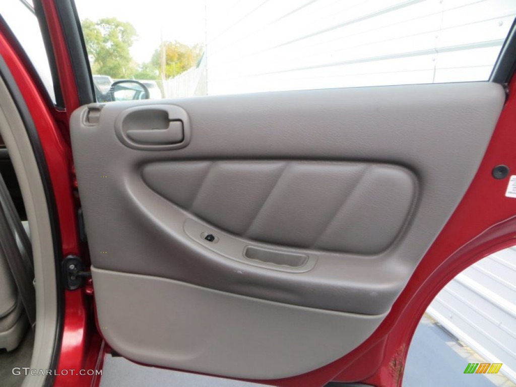 2002 Stratus SE Plus Sedan - Inferno Red Pearl / Sandstone photo #27